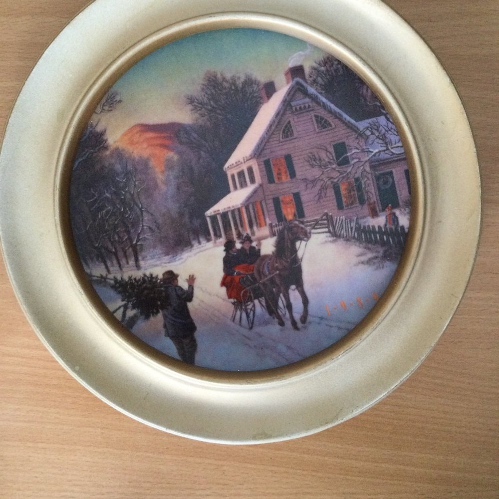 Trimmed in 22K gold ~ 1988 Avon HOME FOR THE HOLIDAYS 8" Christmas Plate framed